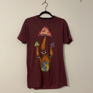 size M short sleeve graphic tee mushroom